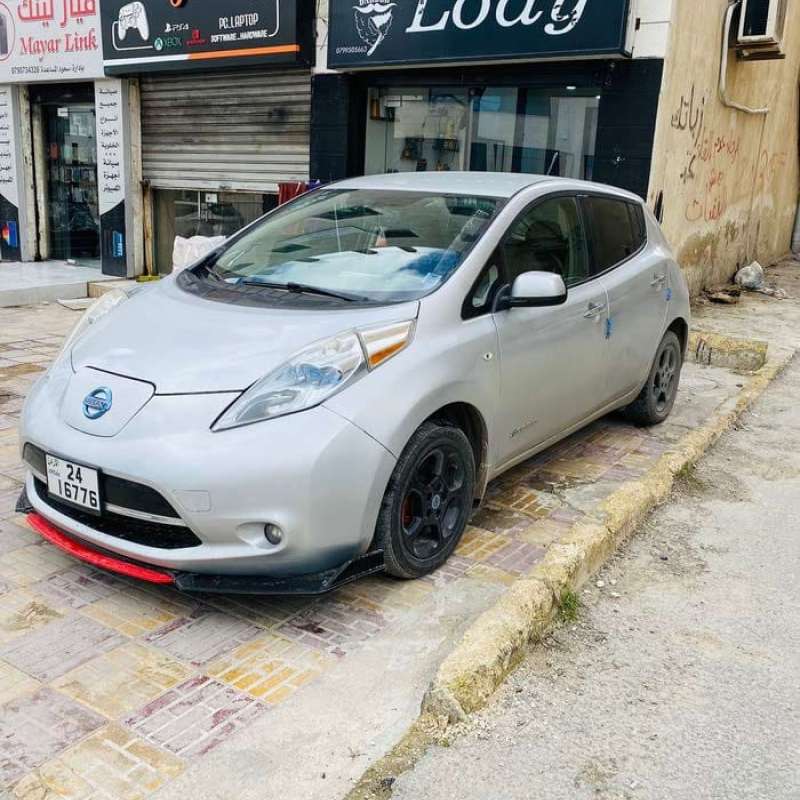 نيسان ليف للبيع او البدل