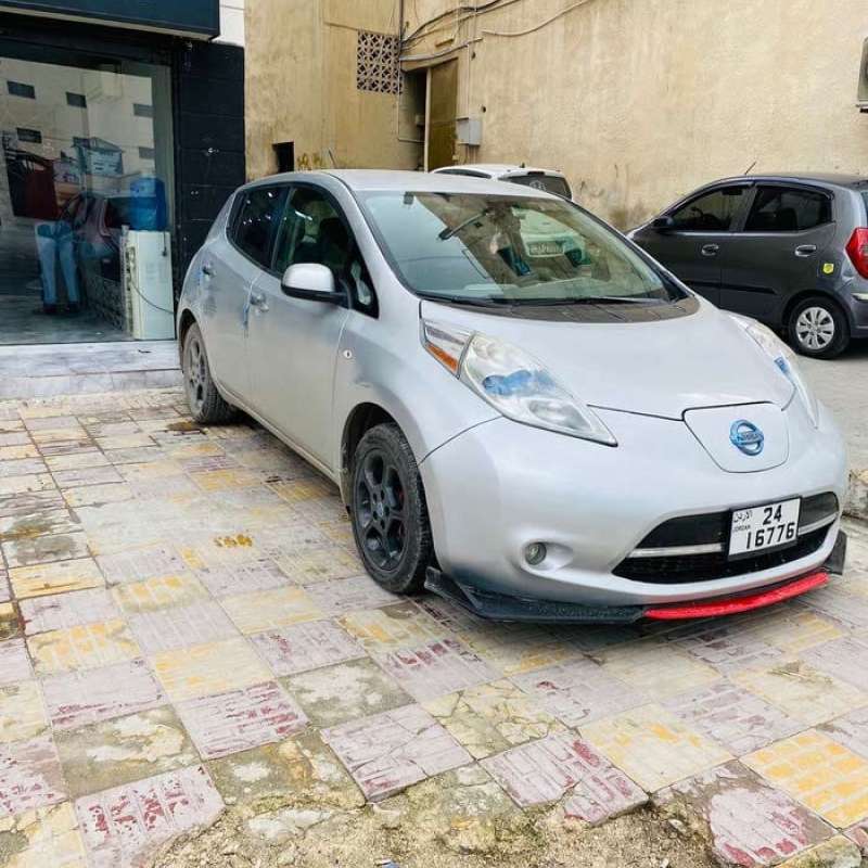نيسان ليف للبيع او البدل