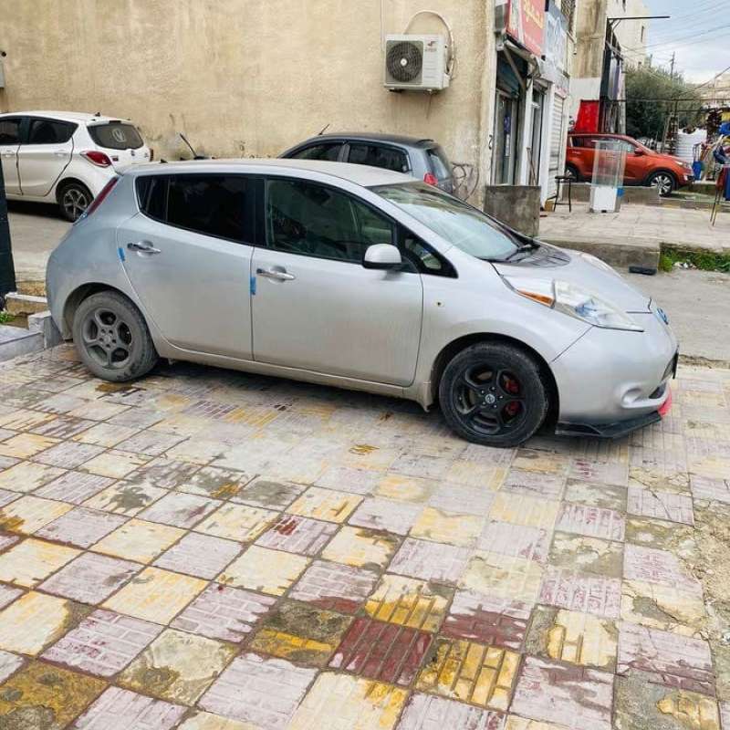 نيسان ليف للبيع او البدل