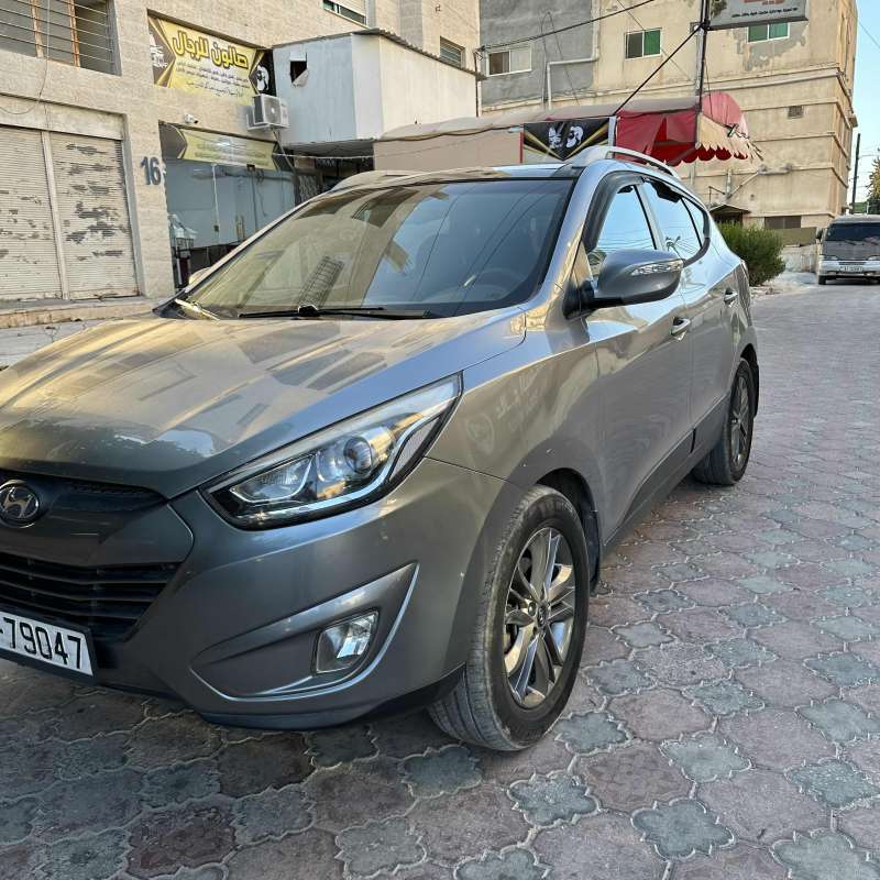السيارة صلاة النبي مش ناقصها أشي  وارد خليجي ماتور  2400cc قوي واقتصادي والشرا ما بنقصر معه