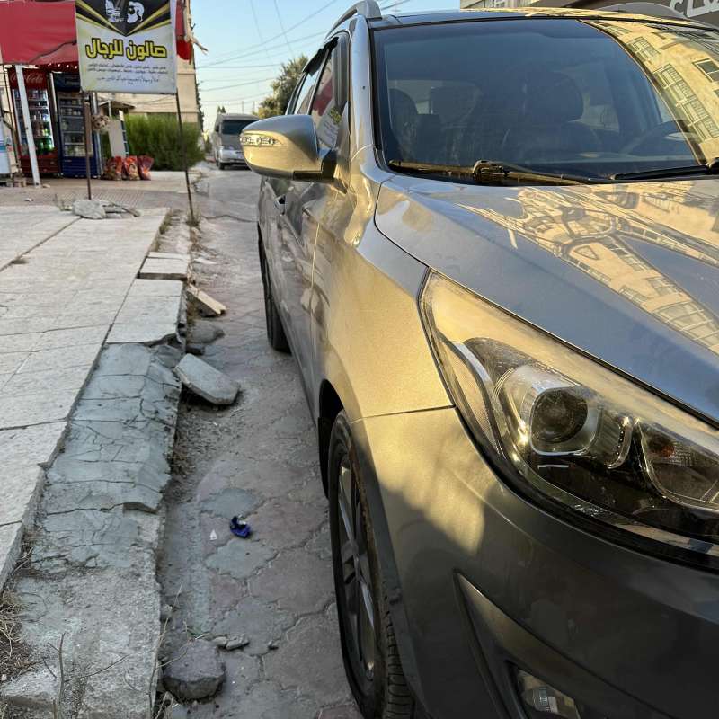 السيارة صلاة النبي مش ناقصها أشي  وارد خليجي ماتور  2400cc قوي واقتصادي والشرا ما بنقصر معه