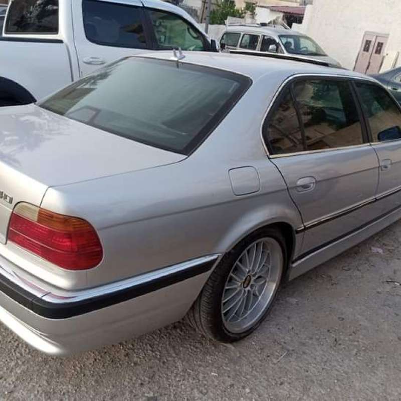 للبيع او بدل على سعر اقل مع دفع الفرق كا