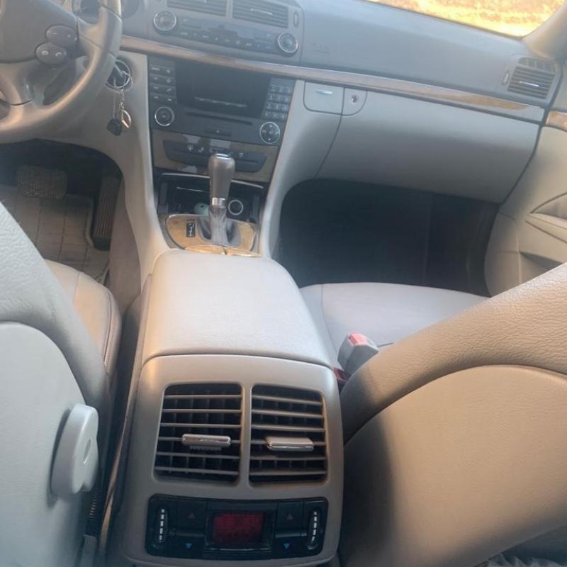 مرسيدس E200 2008