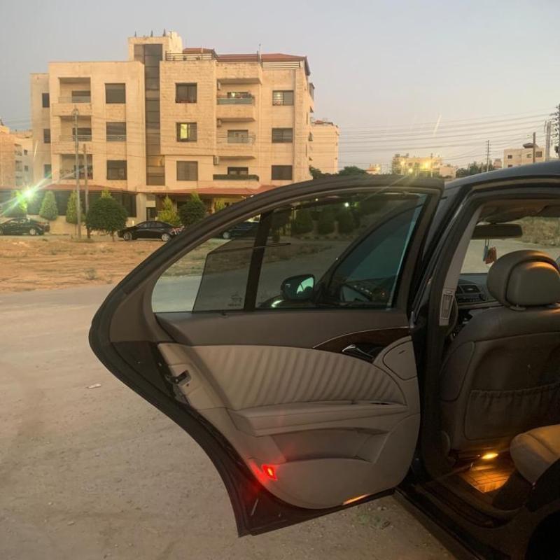 مرسيدس E200 2008