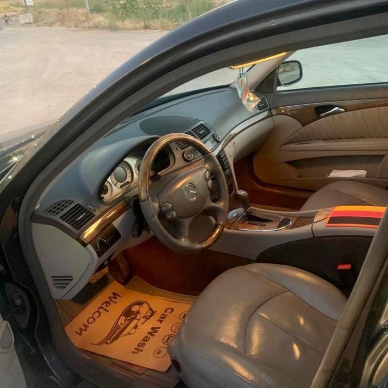 مرسيدس E200 2008