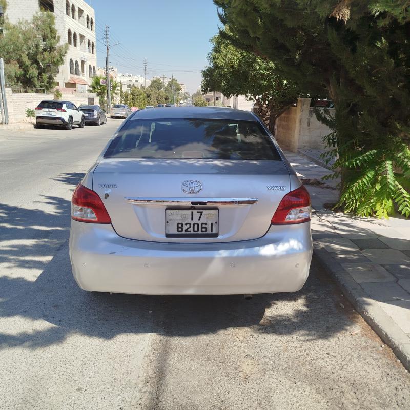 تويوتا يارس سيدان جير عادي 