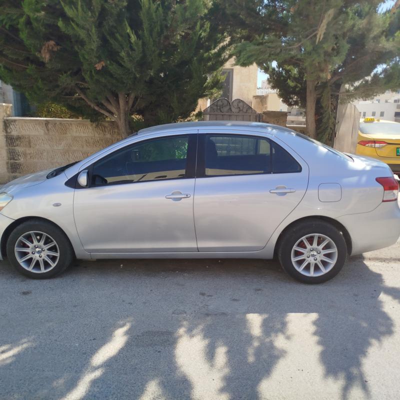تويوتا يارس سيدان جير عادي 