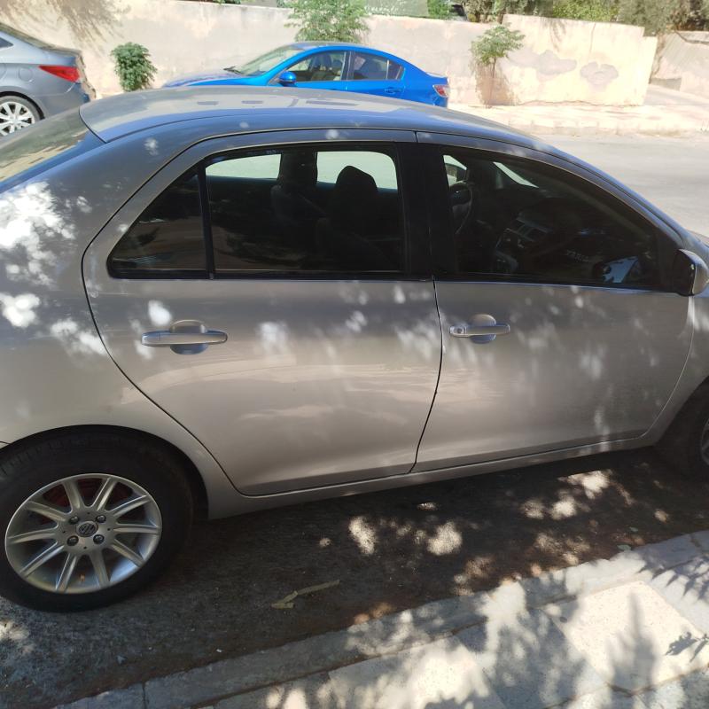 تويوتا يارس سيدان جير عادي 