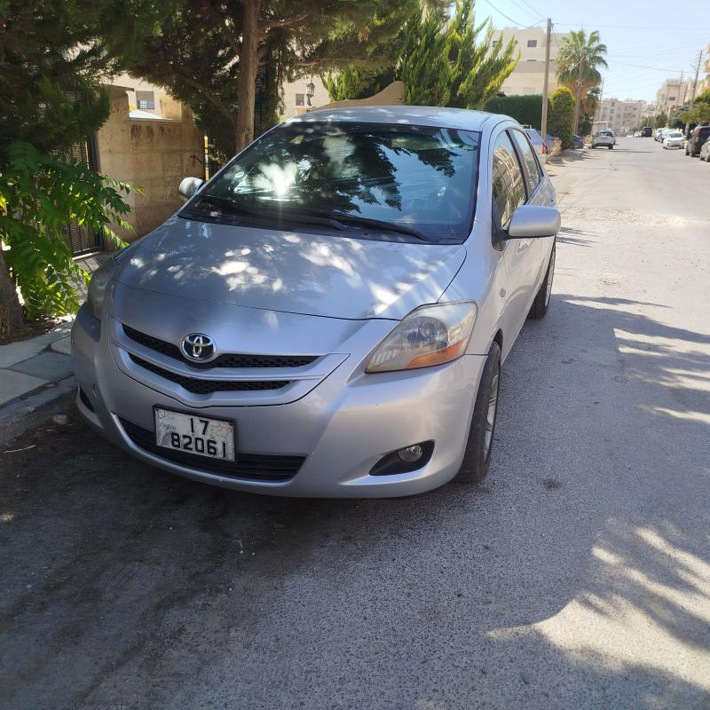 تويوتا يارس سيدان جير عادي 