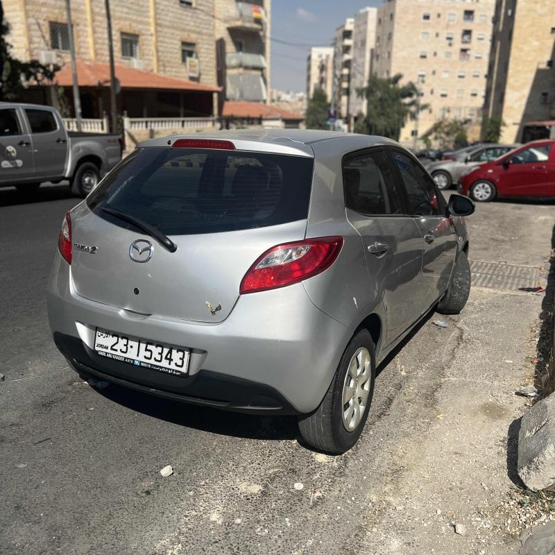 مازدا زوم ٢ بحالة ممتازة ممشى قليل