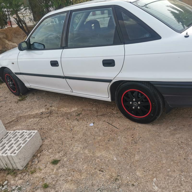 اوبل استرا
