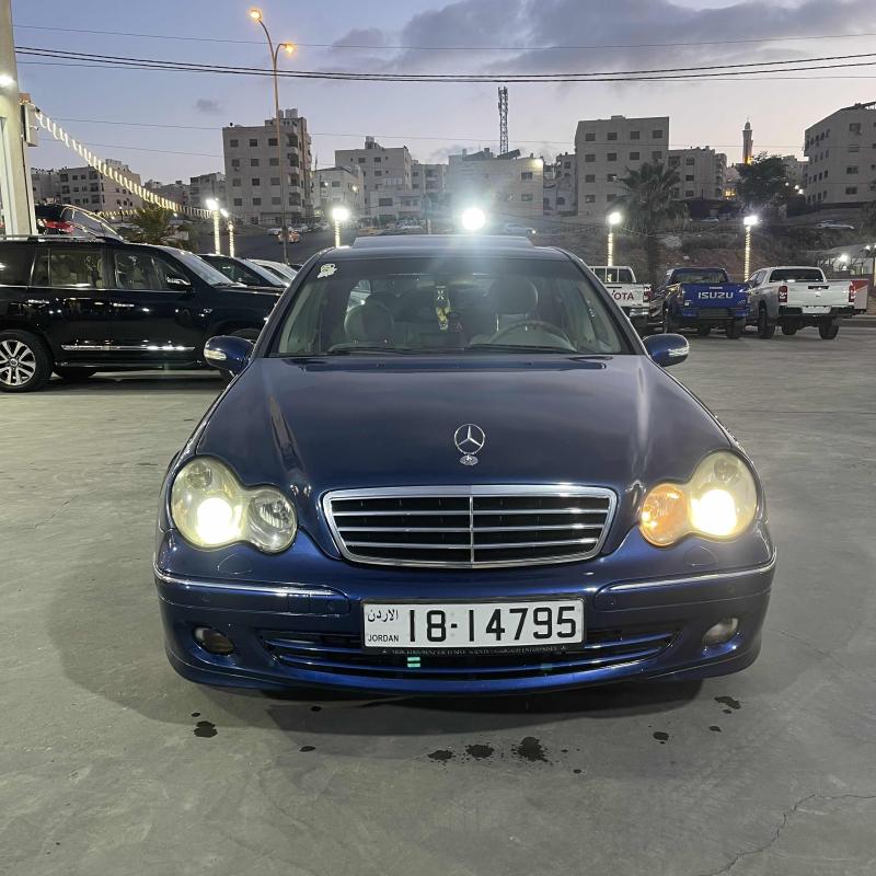 مرسيدس C200. 2005 