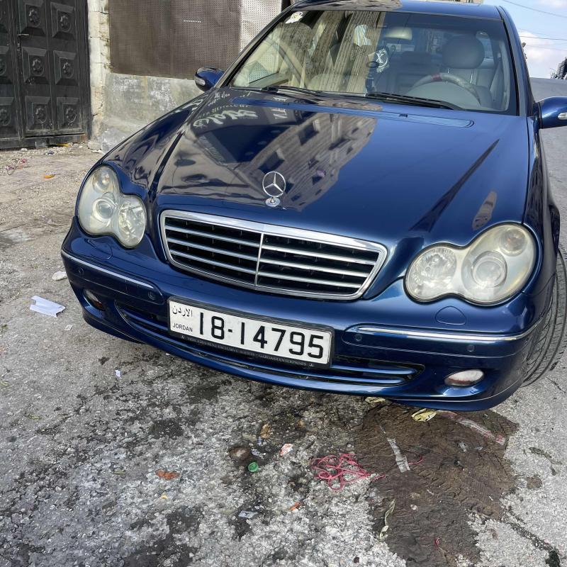 مرسيدس C200. 2005 