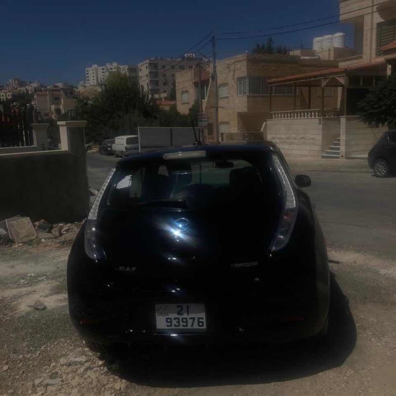 نيسان ليف للبيع فحص ٤ جيد