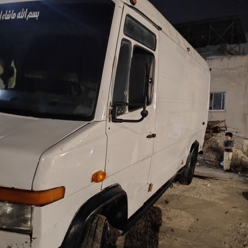 باص مرسيدس فان للبيع 