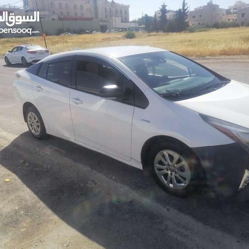 تويوتا بريوس 2018
