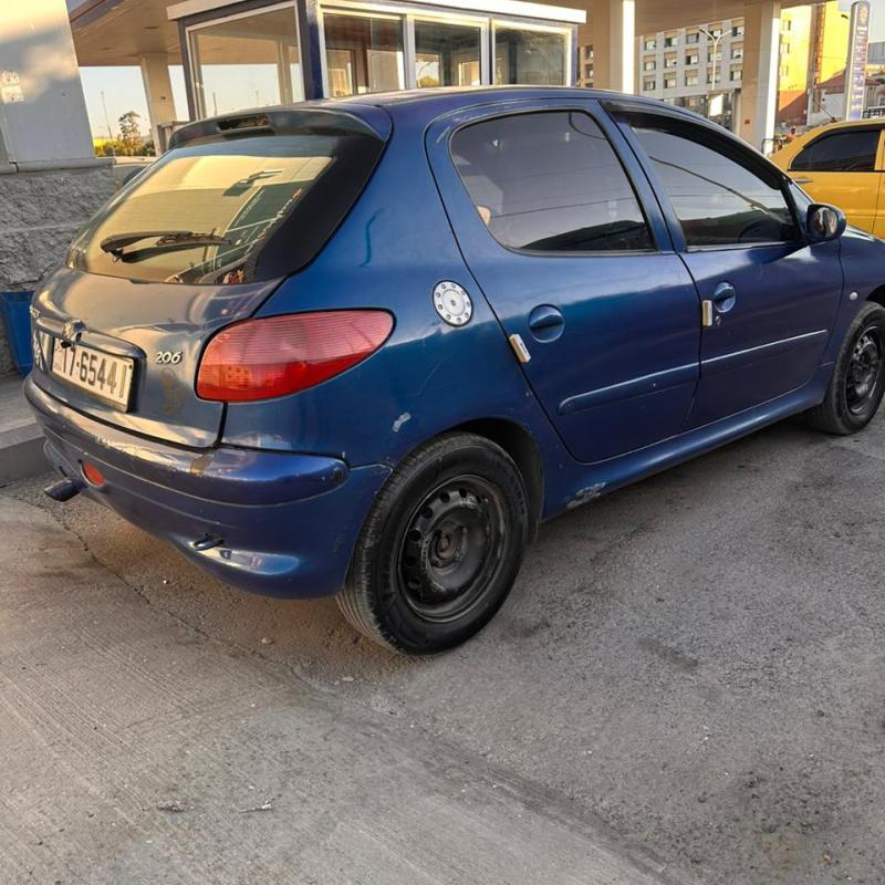 سيارة بيجو 206 للبيع