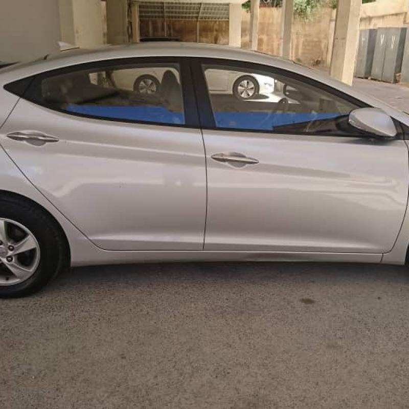 هيونداي افانتي 2012