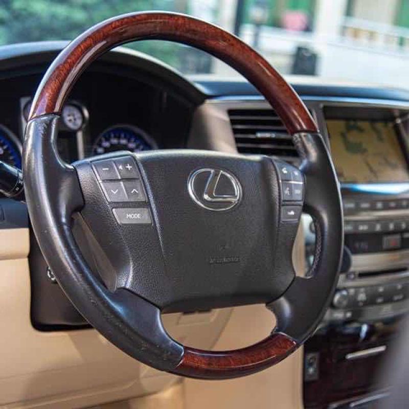 Lexus lx 5700 2010 