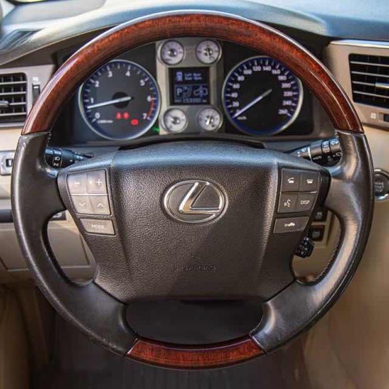 Lexus lx 5700 2010 