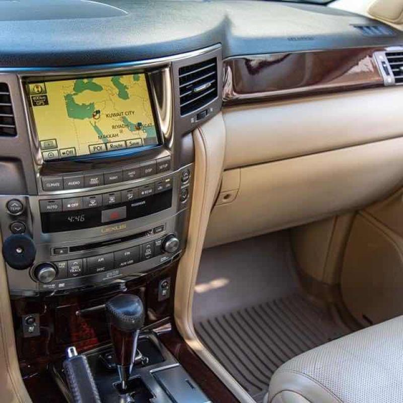 Lexus lx 5700 2010 