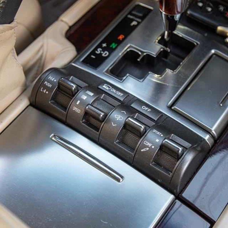 Lexus lx 5700 2010 