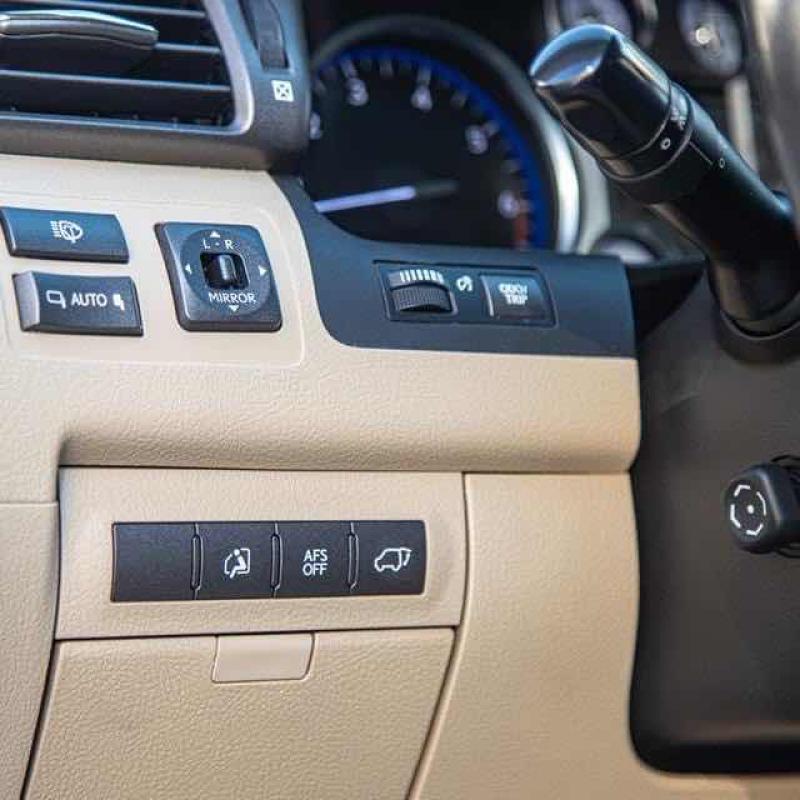 Lexus lx 5700 2010 