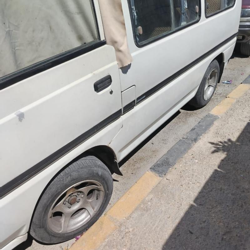 باص موتسوبيشي موديل 87