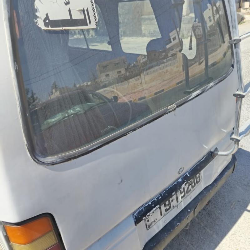 باص موتسوبيشي موديل 87