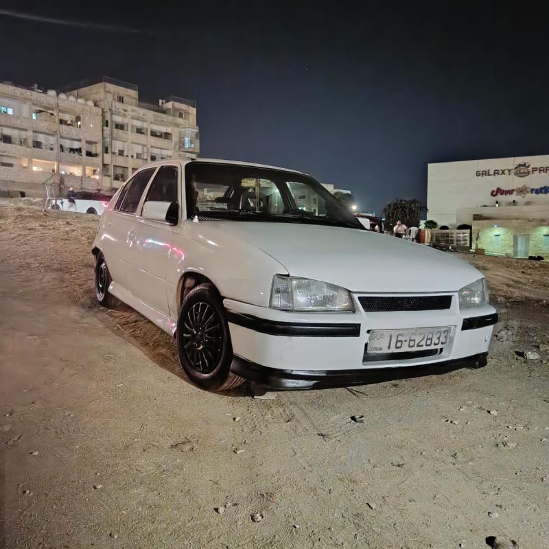 اوبل كاديت هاتشباك موديل ١٩٩١