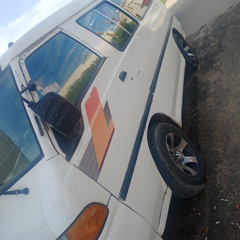 باص h100للبيع