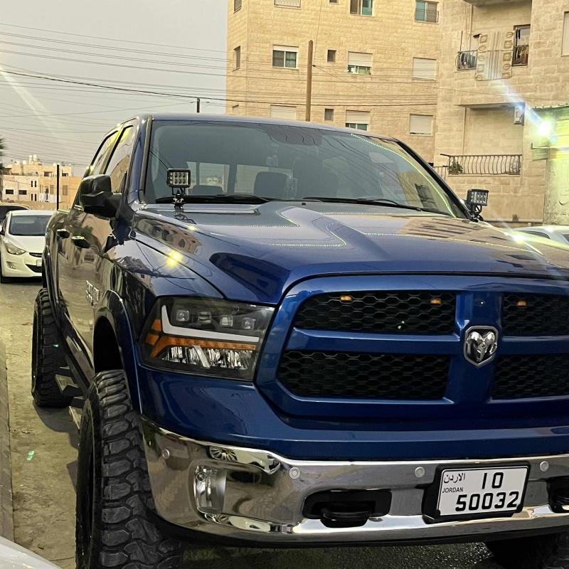 بكم دودج للبيع مع رقم مميز 