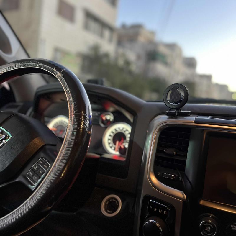 بكم دودج للبيع مع رقم مميز 