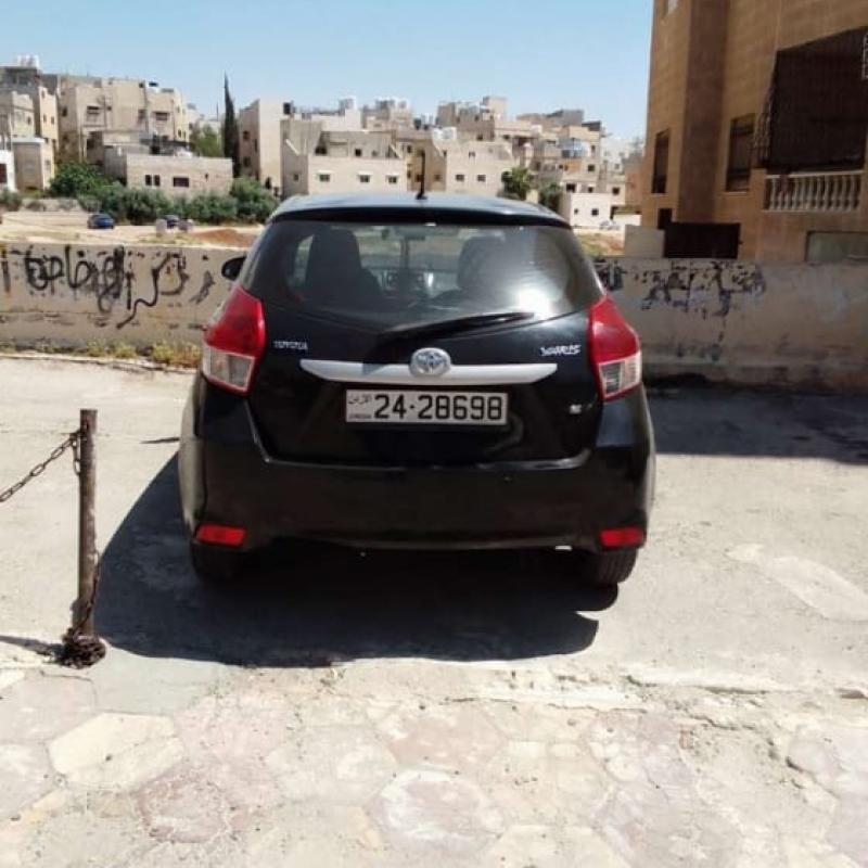 تويوتا ياريس للبيع 