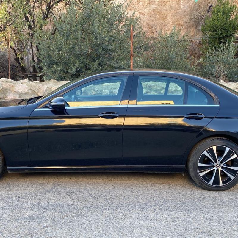 سيارة مرسيدس E200 بحاله الوكاله للبيع