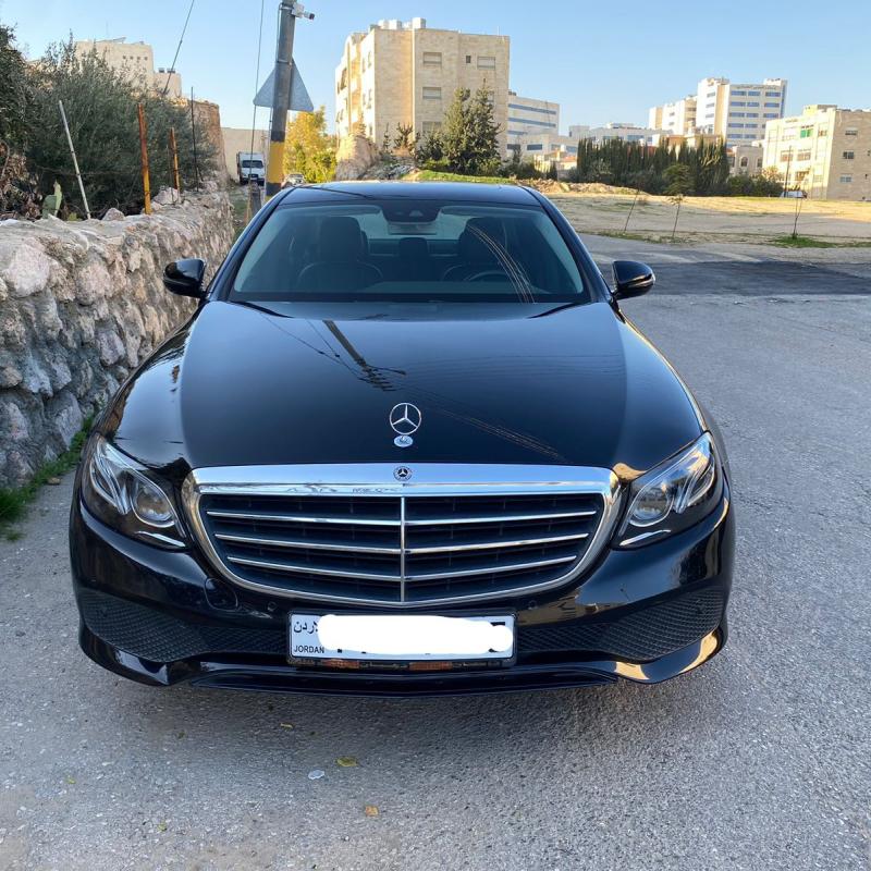 سيارة مرسيدس E200 بحاله الوكاله للبيع