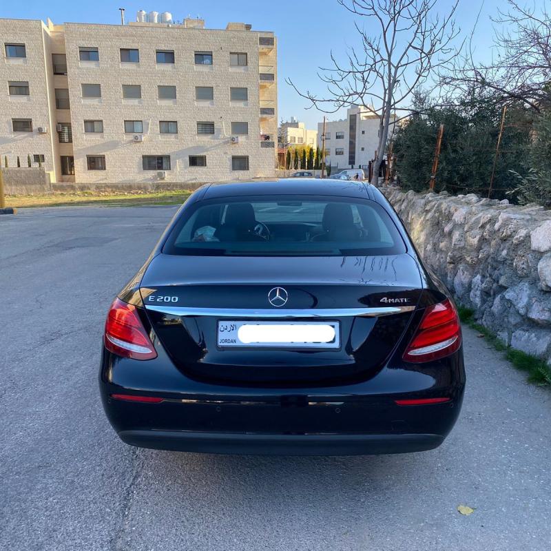 سيارة مرسيدس E200 بحاله الوكاله للبيع