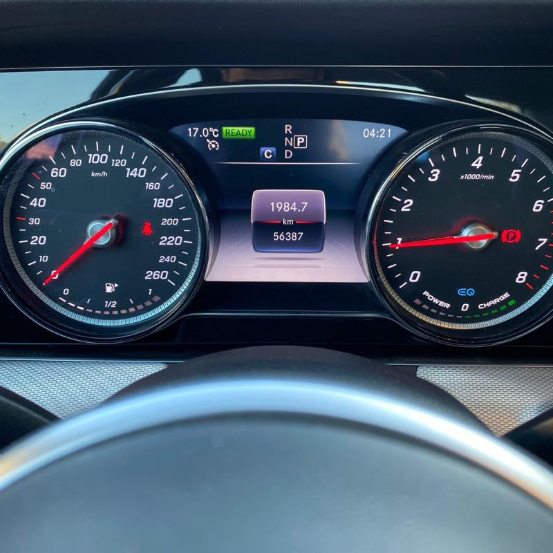 سيارة مرسيدس E200 بحاله الوكاله للبيع