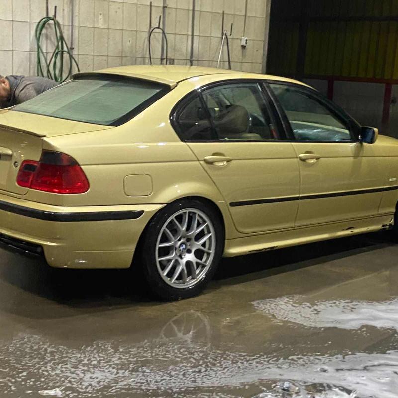 سياره للبيع بي ام e46
