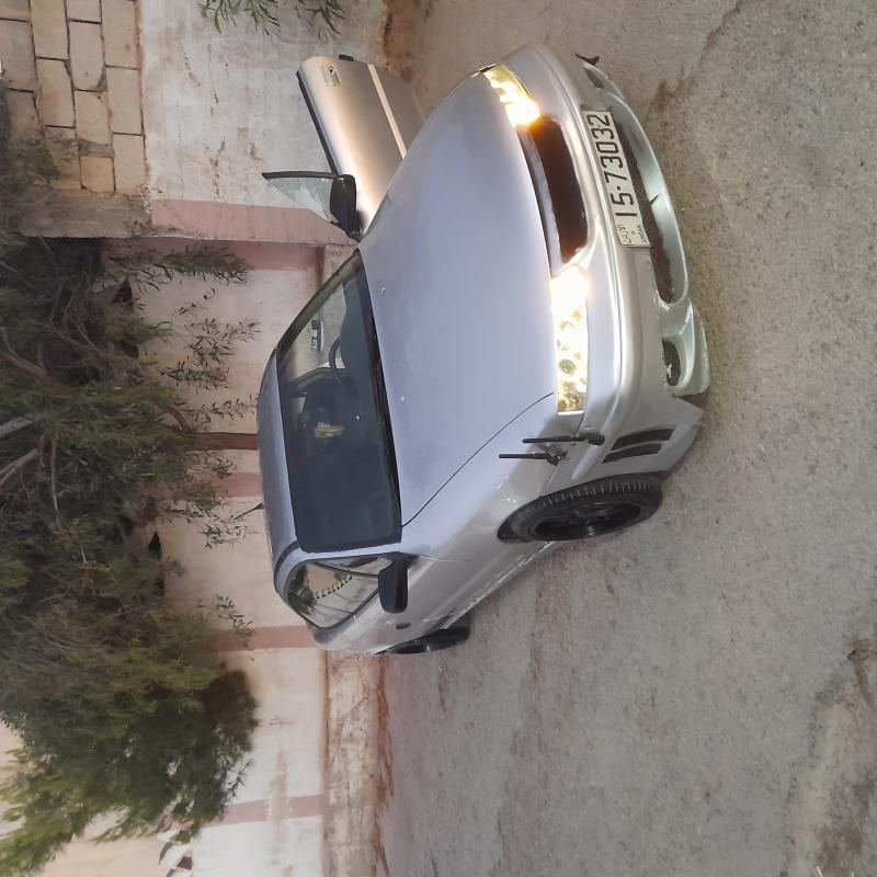 الموقر