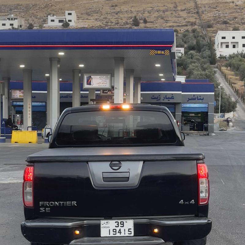 نيسان فرونتير 2010 