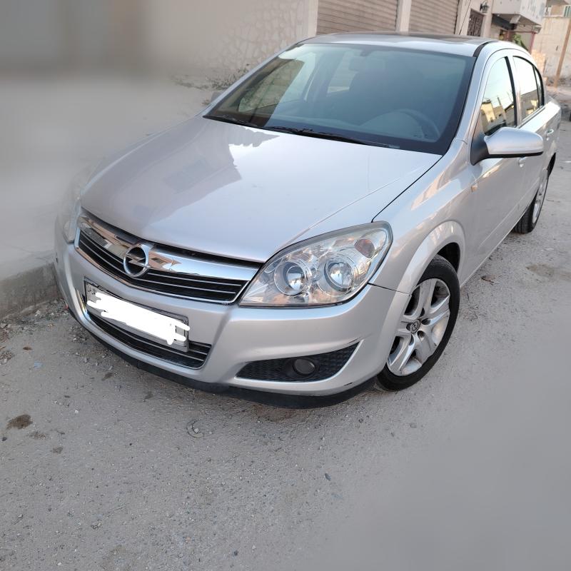 اوبل استرا 2009 