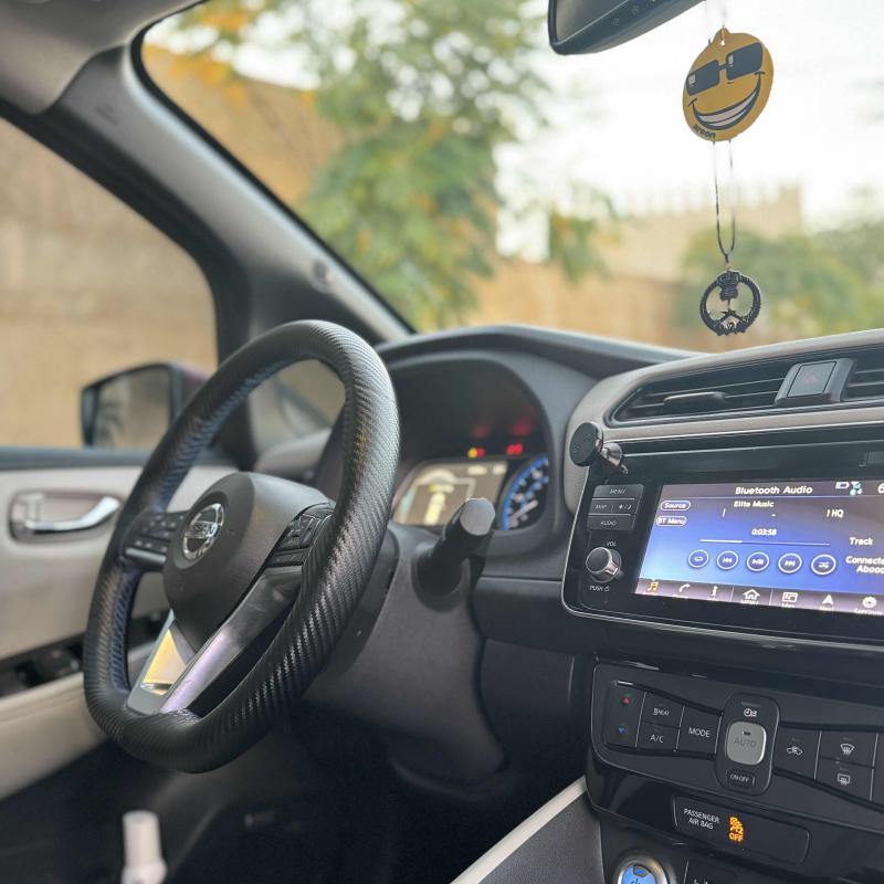 نيسان ليف xL2018