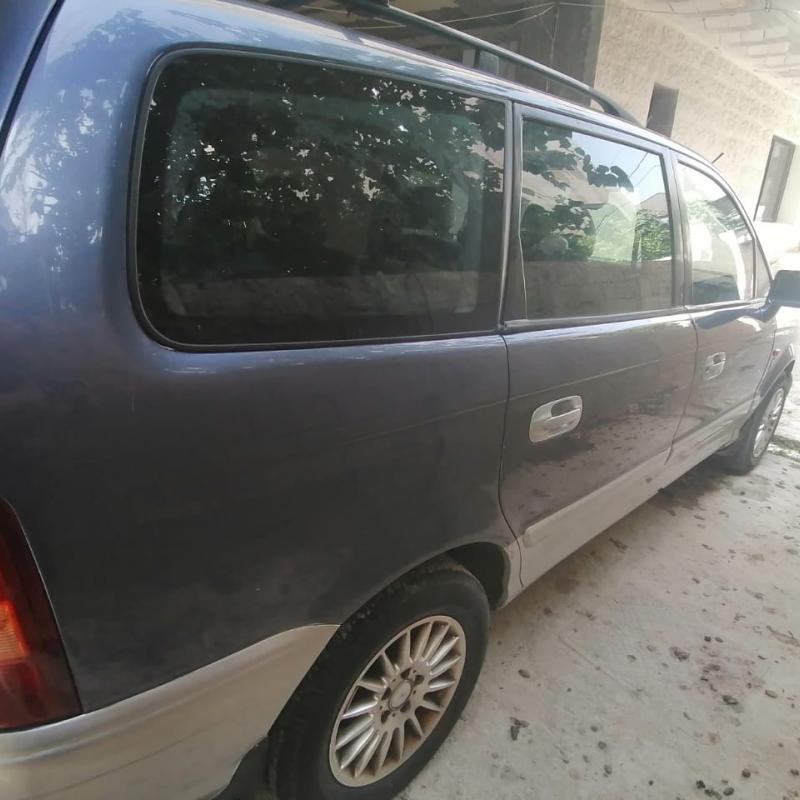 هيونداي تراجيت 2001 