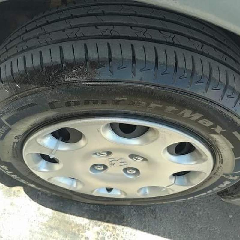 للبيع او البدل على باص h100بيجو سيدان