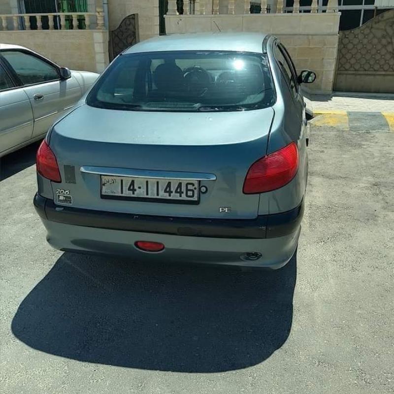 للبيع او البدل على باص h100بيجو سيدان