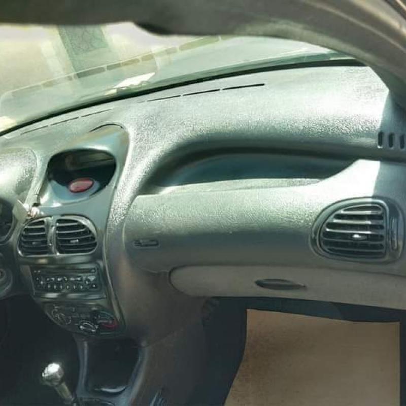 للبيع او البدل على باص h100بيجو سيدان