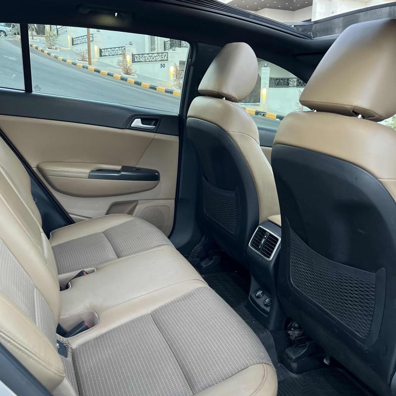 Sportage 2019 AWD 2.0L fully loaded 