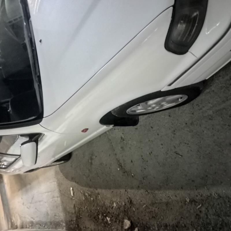 سيارة للبيع بسعر مغري 