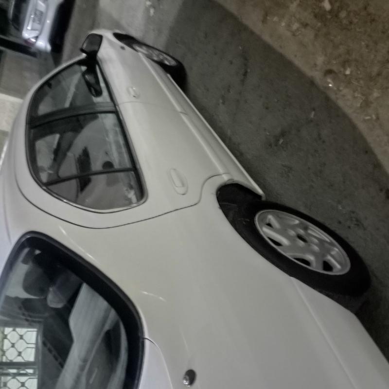 سيارة للبيع بسعر مغري 